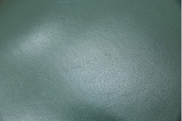 中古　美品　カリモク家具　domani(ドマーニ)　QUEENS LIFE(クイーンズライフ)　本革　優美なフォルムで格調高い雰囲気漂うダイニングチェア3脚　セット現行価格約66万円相当　(R-084600)