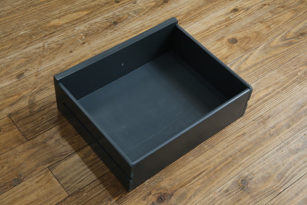 中古　高貴なロイヤルブルーと高級感あふれるゴールドの装飾　クラシカルな縦型キュリオケース　(R-084603)