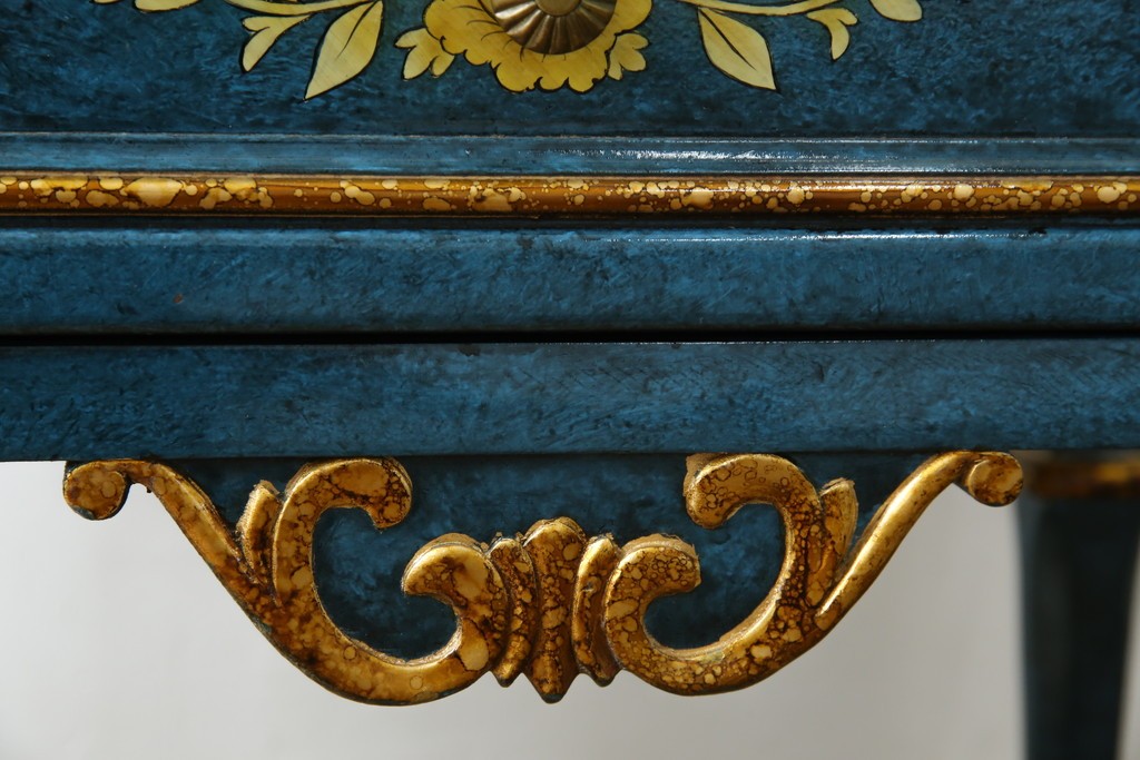 中古　高貴なロイヤルブルーと高級感あふれるゴールドの装飾　クラシカルな縦型キュリオケース　(R-084603)