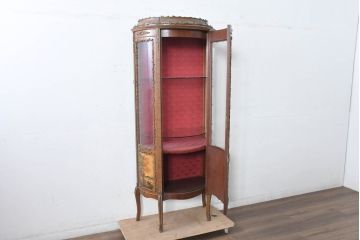 中古　美品　お部屋を華やかに彩るエレガントなデザインが素敵なガラスケース(コレクションケース、キュリオケース、飾り棚、キャビネット)(定価推定80万円)(R-084604)
