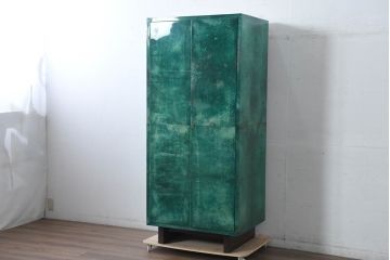イタリアビンテージ　美品!!　希少!!　イタリア高級家具　アルド・トゥーラ(ALDO TURA)　仔山羊革張り　空間を彩るグリーンがアクセントになる個性派ワードローブ(洋服タンス、ジャケットタンス、収納棚、戸棚、ヴィンテージ)(R-084605)