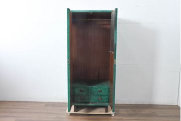 イタリアビンテージ　美品!!　希少!!　イタリア高級家具　アルド・トゥーラ(ALDO TURA)　仔山羊革張り　空間を彩るグリーンがアクセントになる個性派ワードローブ(洋服タンス、ジャケットタンス、収納棚、戸棚、ヴィンテージ)(R-084605)