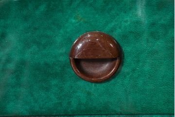 イタリアビンテージ　美品!!　希少!!　イタリア高級家具　アルド・トゥーラ(ALDO TURA)　仔山羊革張り　空間を彩るグリーンがアクセントになる個性派ワードローブ(洋服タンス、ジャケットタンス、収納棚、戸棚、ヴィンテージ)(R-084605)