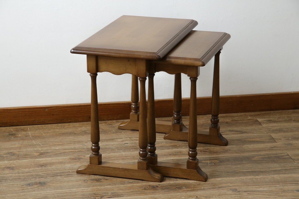 和製ヴィンテージ　maruni(マルニ木工)　オールドマルニ　フランドルハウス(Flandre House)　格式と機能美を兼ね備えたネストテーブル　(R-084606)