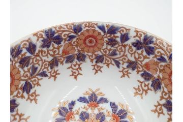 深川製磁　有田焼　染付　色絵　金彩　花唐草文　宮内庁御用達　約18cm　5.7寸　繊細な金彩と鮮やかな花柄が見事な菓子器(鉢、菓子皿、和皿、和食器、共箱付き、五寸七分)(R-084615)