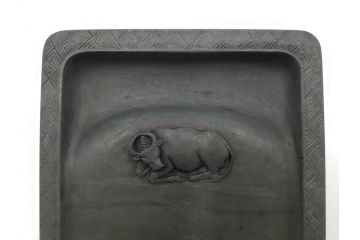 中国　鹿原林信　漢詩　石紋　臥牛硯　象彫　縁石硯(書道具、彫刻、習字、外箱付)(R-084616)