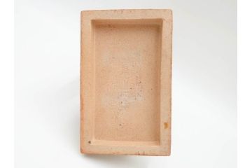 紫舟作　黄瀬戸釉　高さ 約24cm　威厳がありながらも愛嬌を感じさせる表情が魅力の高麗犬(記念品、狛犬、獅子、オブジェ、置物、ディスプレイ、陶磁器、共箱付)(R-084620)