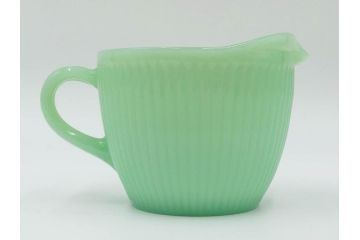 ファイヤーキング(FireKing)　ジェーンレイ　ジェダイ　レトロで優しい風合いが魅力のポット&クリーマー　(R-084621)