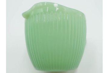 ファイヤーキング(FireKing)　ジェーンレイ　ジェダイ　レトロで優しい風合いが魅力のポット&クリーマー　(R-084621)