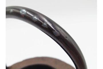 南部　尾垂型　銀象嵌提手　落ち着いた趣を感じる鉄瓶　(R-084622)