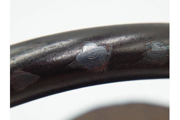 南部　尾垂型　銀象嵌提手　落ち着いた趣を感じる鉄瓶　(R-084622)