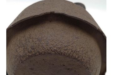 南部　尾垂型　銀象嵌提手　落ち着いた趣を感じる鉄瓶　(R-084622)