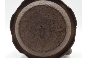 南部　尾垂型　銀象嵌提手　落ち着いた趣を感じる鉄瓶　(R-084622)