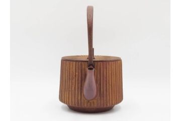 南部鉄器　伝統工芸士　現代の名工　佐藤勝久　利休型　蛇ノ目　伝統とモダンが融合した美しい佇まいの鉄瓶　(R-084623)