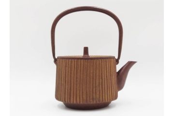 南部鉄器　伝統工芸士　現代の名工　佐藤勝久　利休型　蛇ノ目　伝統とモダンが融合した美しい佇まいの鉄瓶　(R-084623)