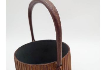 南部鉄器　伝統工芸士　現代の名工　佐藤勝久　利休型　蛇ノ目　伝統とモダンが融合した美しい佇まいの鉄瓶　(R-084623)