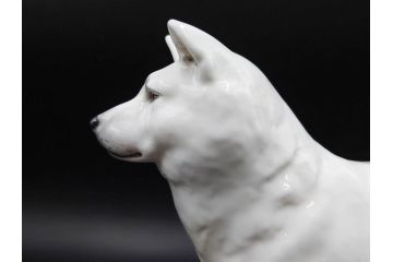 ノリタケ　NORITAKE　スタジオコレクション　秋田犬　高さ 約20cm　精悍な顔つきに惹かれるフィギュリン　(R-084626)