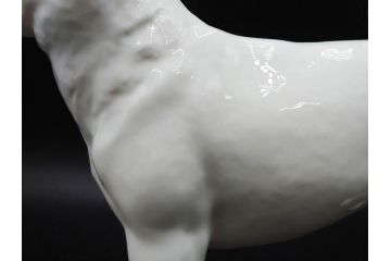 ノリタケ　NORITAKE　スタジオコレクション　秋田犬　高さ 約20cm　精悍な顔つきに惹かれるフィギュリン　(R-084626)