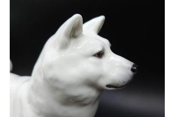 ノリタケ　NORITAKE　スタジオコレクション　秋田犬　高さ 約20cm　精悍な顔つきに惹かれるフィギュリン　(R-084626)