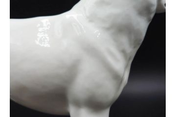 ノリタケ　NORITAKE　スタジオコレクション　秋田犬　高さ 約20cm　精悍な顔つきに惹かれるフィギュリン　(R-084626)