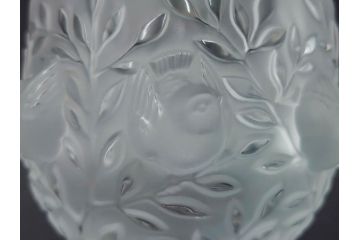 フランス　LALIQUE(ラリック)　エリザベス(ELISABETH)　高さ 約14cm　定価約156,000円　優雅な雰囲気漂うフラワーベース　(R-084627)