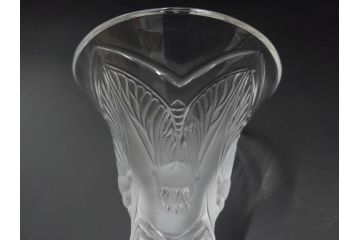 フランス　LALIQUE(ラリック)　シガール(CIGALES)　セミ　高さ 約10cm　繊細な輝きが空間に深みをもたらすフラワーベース　(R-084628)