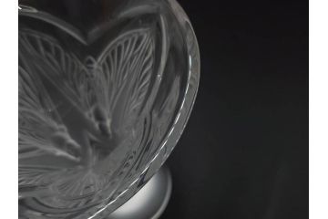 フランス　LALIQUE(ラリック)　シガール(CIGALES)　セミ　高さ 約10cm　繊細な輝きが空間に深みをもたらすフラワーベース　(R-084628)