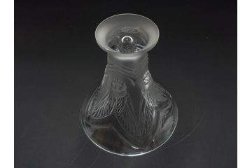 フランス　LALIQUE(ラリック)　シガール(CIGALES)　セミ　高さ 約10cm　繊細な輝きが空間に深みをもたらすフラワーベース　(R-084628)