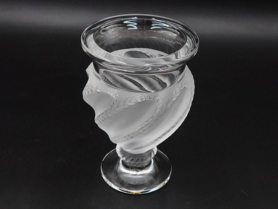 フランス　LALIQUE(ラリック)　エルムノンヴィル(ERMENOVILLE)　高さ 約15cm　光を柔らかく反射し空間に洗練された雰囲気を演出するフラワーベース　(R-084629)