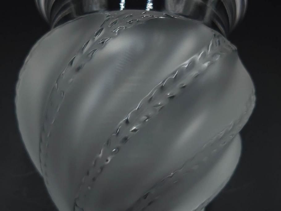 フランス　LALIQUE(ラリック)　エルムノンヴィル(ERMENOVILLE)　高さ 約15cm　光を柔らかく反射し空間に洗練された雰囲気を演出するフラワーベース　(R-084629)