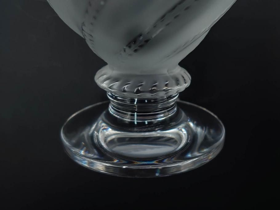 フランス　LALIQUE(ラリック)　エルムノンヴィル(ERMENOVILLE)　高さ 約15cm　光を柔らかく反射し空間に洗練された雰囲気を演出するフラワーベース　(R-084629)