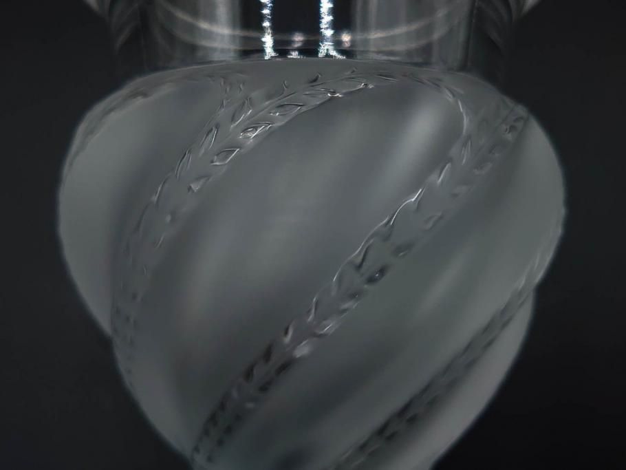 フランス　LALIQUE(ラリック)　エルムノンヴィル(ERMENOVILLE)　高さ 約15cm　光を柔らかく反射し空間に洗練された雰囲気を演出するフラワーベース　(R-084629)