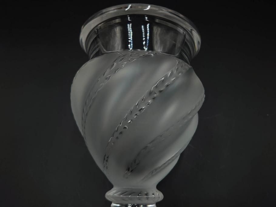 フランス　LALIQUE(ラリック)　エルムノンヴィル(ERMENOVILLE)　高さ 約15cm　光を柔らかく反射し空間に洗練された雰囲気を演出するフラワーベース　(R-084629)