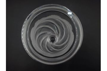 フランス　LALIQUE(ラリック)　エルムノンヴィル(ERMENOVILLE)　高さ 約15cm　光を柔らかく反射し空間に洗練された雰囲気を演出するフラワーベース　(R-084629)