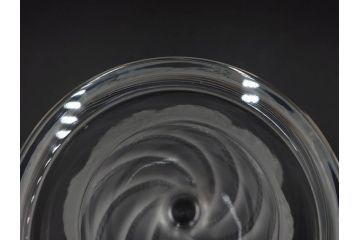 フランス　LALIQUE(ラリック)　エルムノンヴィル(ERMENOVILLE)　高さ 約15cm　光を柔らかく反射し空間に洗練された雰囲気を演出するフラワーベース　(R-084629)