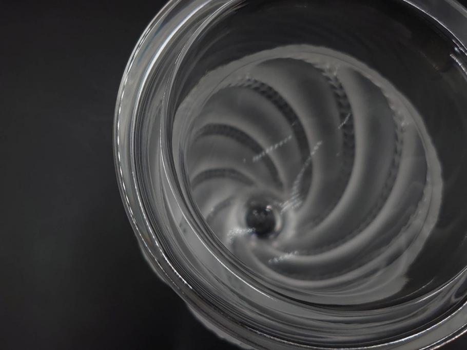 フランス　LALIQUE(ラリック)　エルムノンヴィル(ERMENOVILLE)　高さ 約15cm　光を柔らかく反射し空間に洗練された雰囲気を演出するフラワーベース　(R-084629)