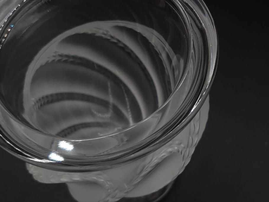 フランス　LALIQUE(ラリック)　エルムノンヴィル(ERMENOVILLE)　高さ 約15cm　光を柔らかく反射し空間に洗練された雰囲気を演出するフラワーベース　(R-084629)