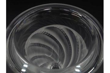 フランス　LALIQUE(ラリック)　エルムノンヴィル(ERMENOVILLE)　高さ 約15cm　光を柔らかく反射し空間に洗練された雰囲気を演出するフラワーベース　(R-084629)