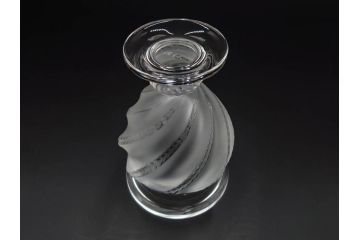 フランス　LALIQUE(ラリック)　エルムノンヴィル(ERMENOVILLE)　高さ 約15cm　光を柔らかく反射し空間に洗練された雰囲気を演出するフラワーベース　(R-084629)