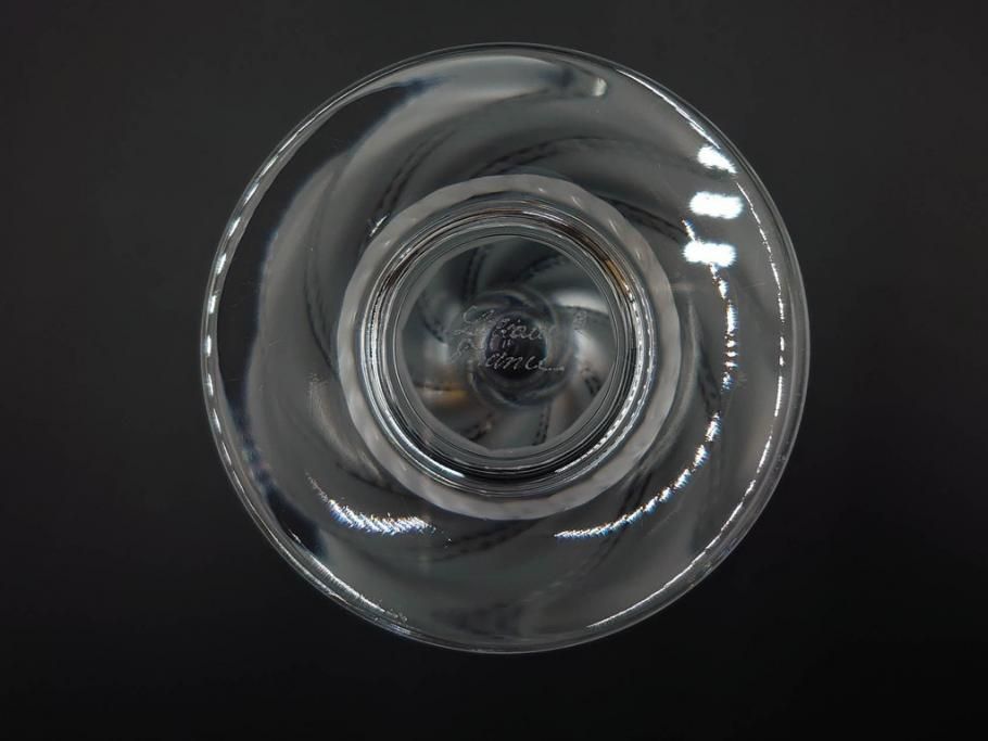 フランス　LALIQUE(ラリック)　エルムノンヴィル(ERMENOVILLE)　高さ 約15cm　光を柔らかく反射し空間に洗練された雰囲気を演出するフラワーベース　(R-084629)