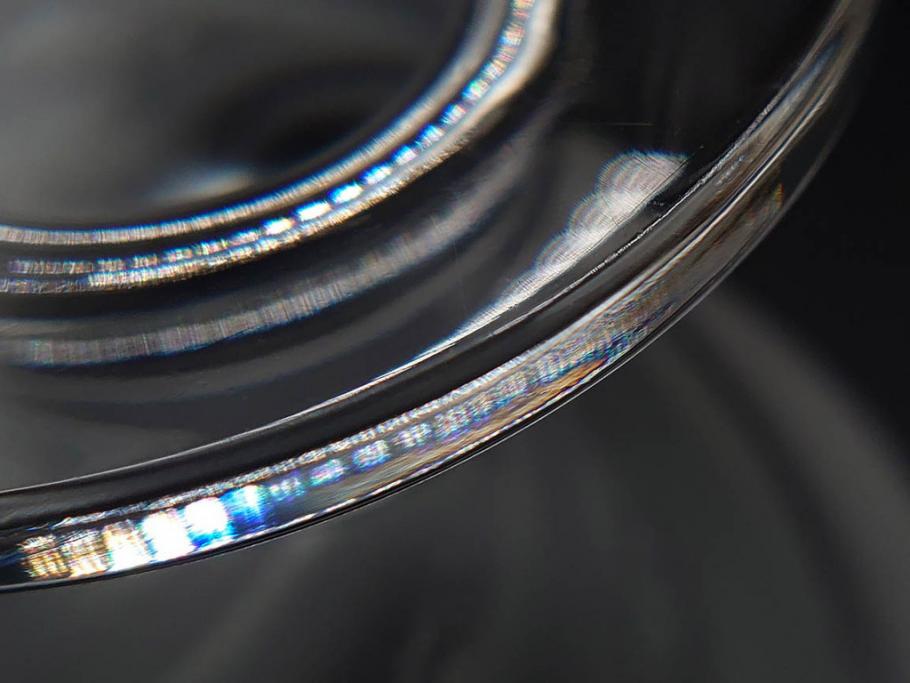 フランス　LALIQUE(ラリック)　エルムノンヴィル(ERMENOVILLE)　高さ 約15cm　光を柔らかく反射し空間に洗練された雰囲気を演出するフラワーベース　(R-084629)