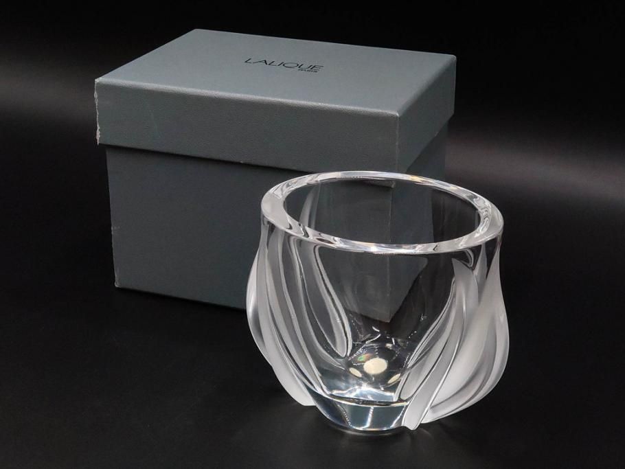 フランス　LALIQUE(ラリック)　チューリップ(TULIPES)　花びらを思わせる優雅な曲線が美しいフラワーベース　(R-084630)