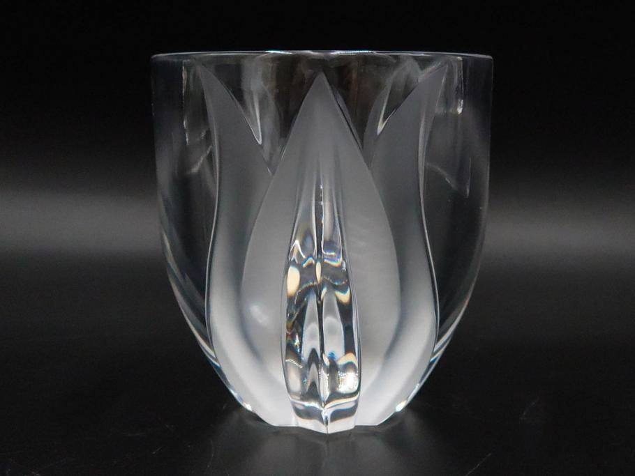 フランス　LALIQUE(ラリック)　チューリップ(TULIPES)　花びらを思わせる優雅な曲線が美しいフラワーベース　(R-084630)