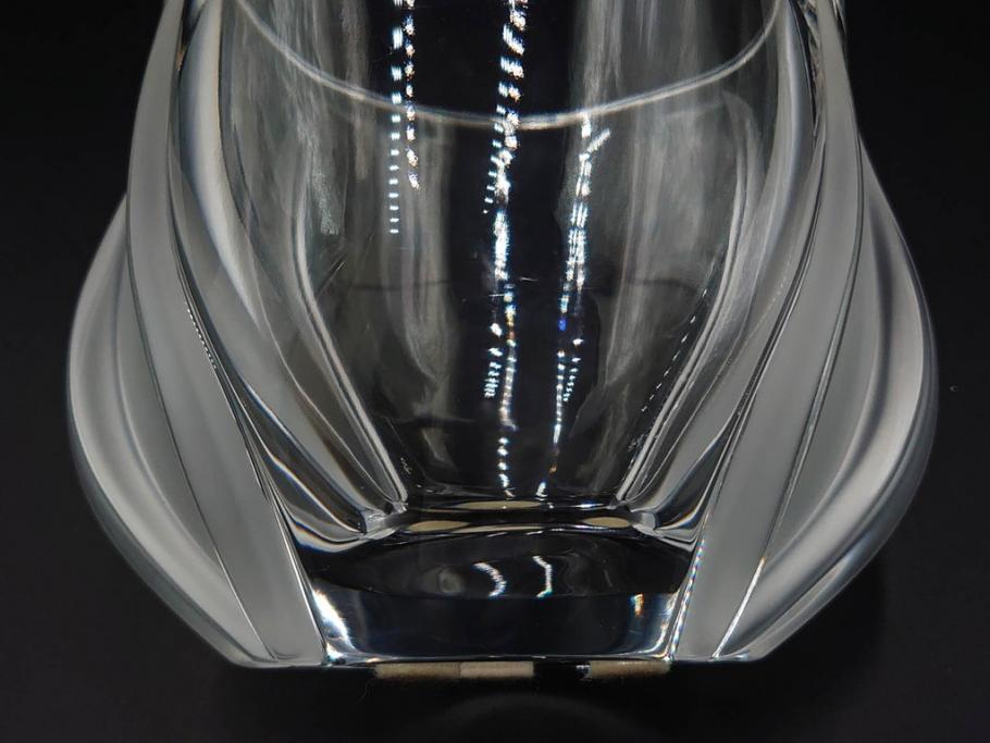 フランス　LALIQUE(ラリック)　チューリップ(TULIPES)　花びらを思わせる優雅な曲線が美しいフラワーベース　(R-084630)