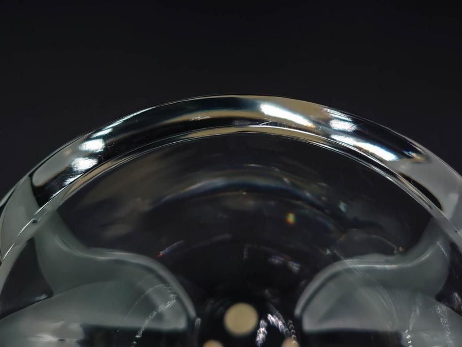 フランス　LALIQUE(ラリック)　チューリップ(TULIPES)　花びらを思わせる優雅な曲線が美しいフラワーベース　(R-084630)