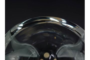 フランス　LALIQUE(ラリック)　チューリップ(TULIPES)　花びらを思わせる優雅な曲線が美しいフラワーベース　(R-084630)