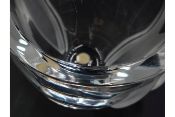 フランス　LALIQUE(ラリック)　チューリップ(TULIPES)　花びらを思わせる優雅な曲線が美しいフラワーベース　(R-084630)