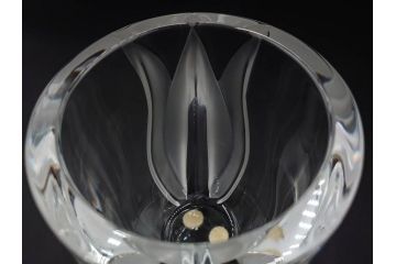 フランス　LALIQUE(ラリック)　チューリップ(TULIPES)　花びらを思わせる優雅な曲線が美しいフラワーベース　(R-084630)