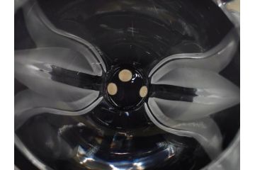 フランス　LALIQUE(ラリック)　チューリップ(TULIPES)　花びらを思わせる優雅な曲線が美しいフラワーベース　(R-084630)