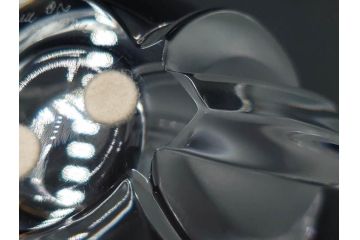 フランス　LALIQUE(ラリック)　チューリップ(TULIPES)　花びらを思わせる優雅な曲線が美しいフラワーベース　(R-084630)